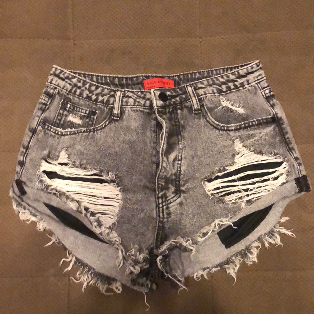 Signature8 Black Jean Shorts High-Waisted Distressed